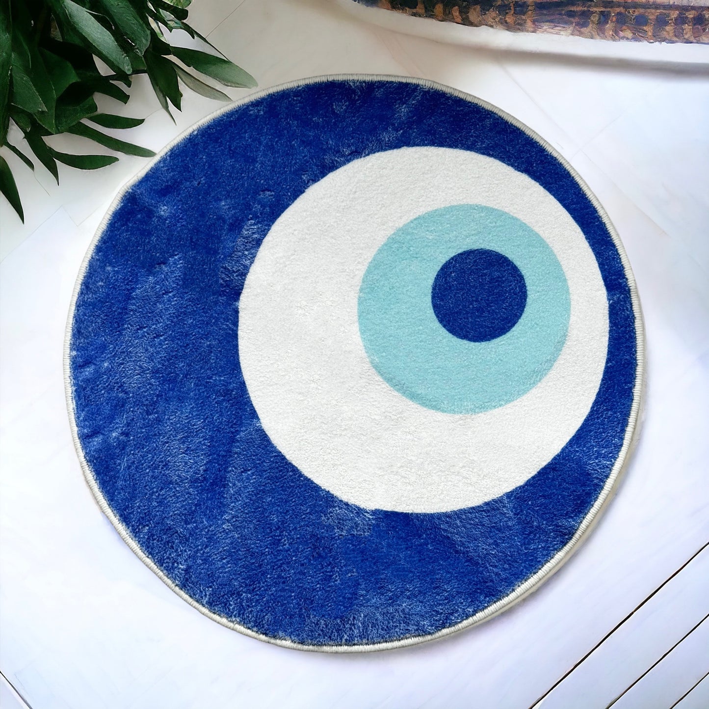 Nazar Boze Oog tapijt van 60x60 cm, ideaal voor elke kamer. Gemaakt van hoogwaardige materialen voor duurzaamheid en comfort. Perfect voor kleinere ruimtes en gemakkelijk te onderhouden, voegt een unieke en beschermende touch toe aan je interieur