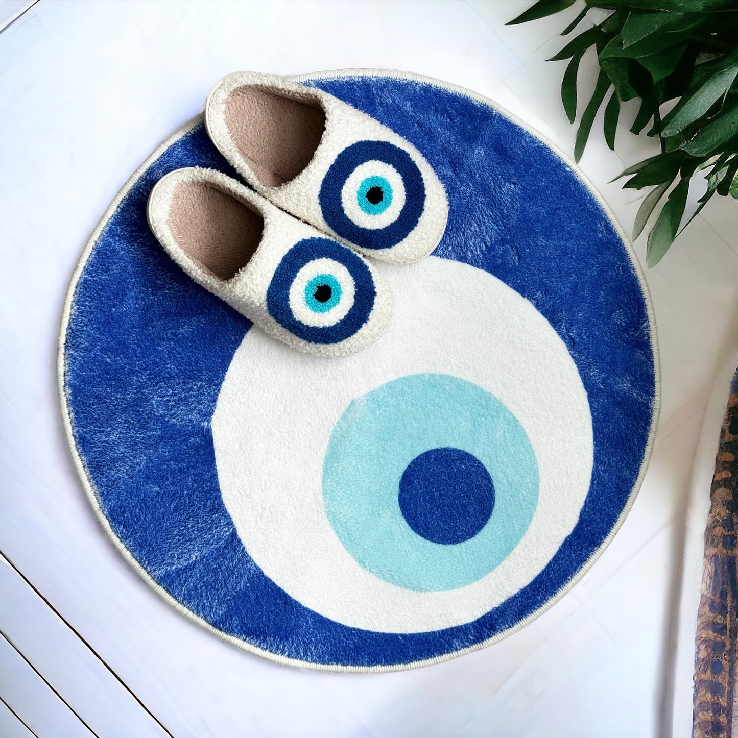 Nazar Boze Oog tapijt van 60x60 cm, ideaal voor elke kamer. Gemaakt van hoogwaardige materialen voor duurzaamheid en comfort. Perfect voor kleinere ruimtes en gemakkelijk te onderhouden, voegt een unieke en beschermende touch toe aan je interieur