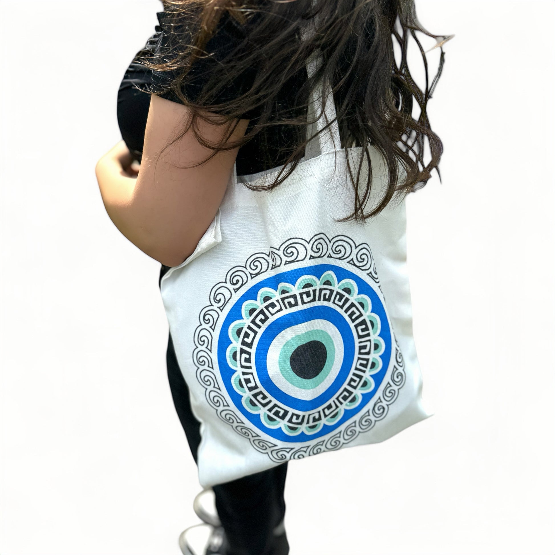 Stijlvolle Boze Oog Tote Bag met beschermend blauw boze oog symbool, gemaakt van hoogwaardige materialen voor mode en functionaliteit, ideaal voor dagelijks gebruik en het stylish meenemen van je essentials.