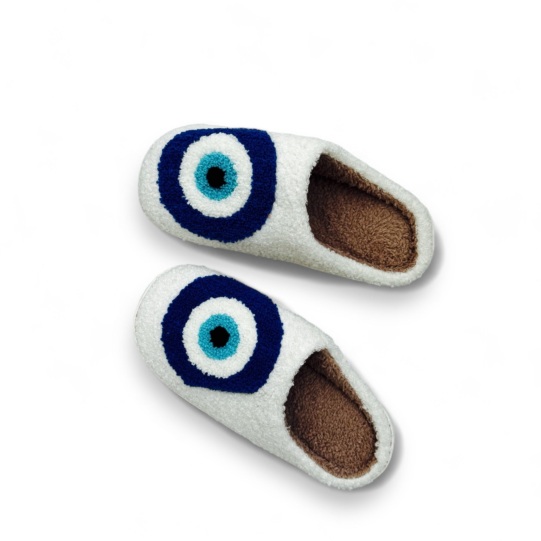 Super comfy Nazar CozyCloud Boze Oog slippers van zachte wol, versierd met het beschermende boze oog, ideaal voor thuisgebruik. Ontdek ultiem comfort en bestel nu!