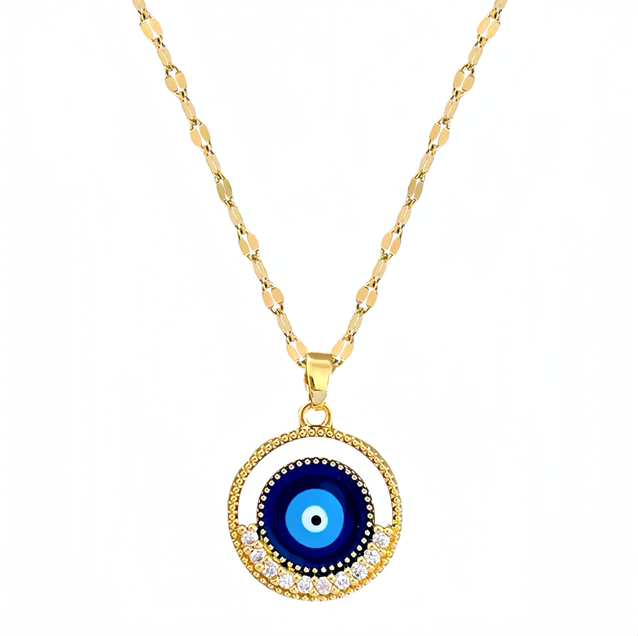 Close-up van de Dreamy Boze Oog ketting, gemaakt van goudkleurig roestvrij staal. Het boze oog symbool fungeert als een stijlvolle talisman die negatieve energie afweert en geluk brengt