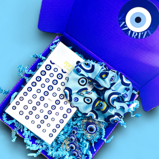Nazar Glam Cadeaubox: Bevat Nazar nagelstickers, Aqua scrunchie en mini haarklemmenset voor een glamoureuze look