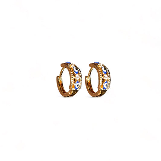 Gouden Nazar Mighty oorbellen: 1,6 cm diameter, gemaakt van koper voor een tijdloze elegantie. Een vleugje vintage glamour voor elke outfit. Makkelijk te dragen en een prachtig cadeau voor speciale momenten