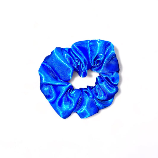 Nazar Blue Sky haarelastiek, gemaakt van zacht en rekbaar materiaal voor een comfortabele pasvorm en stijlvolle look. Ideaal om je haar op te fleuren en een uniek accent aan elke outfit toe te voegen.