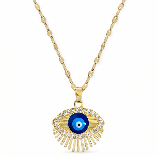 Close-up van de Boze Oog Moonlit ketting in goud, gemaakt van roestvrij staal, met een verfijnd boze oog symbool voor bescherming